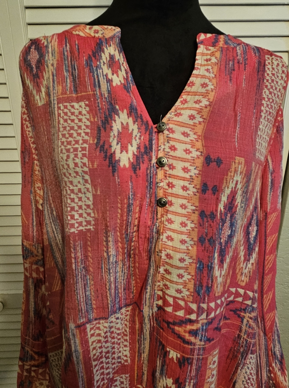 Como Vintage Pink, Blue Orange & Coral Patterned V-Neck Blouse.